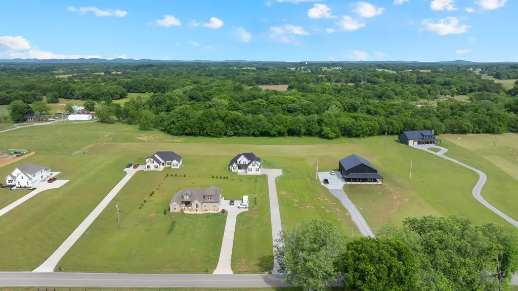 832 Longview Road Shelbyville TN 37160