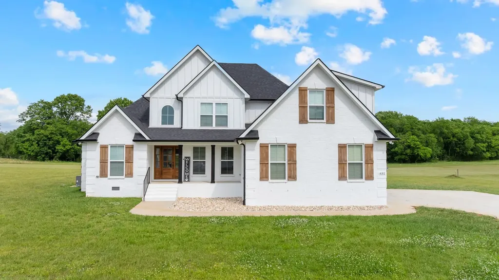 832 Longview Road Shelbyville TN 37160