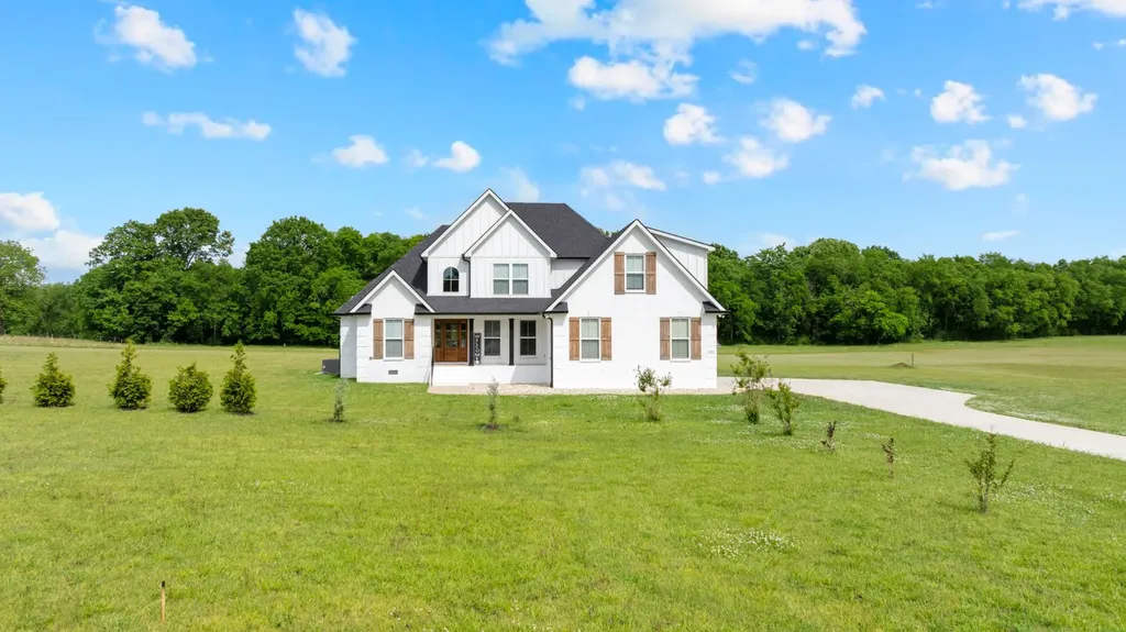 832 Longview Road Shelbyville TN 37160