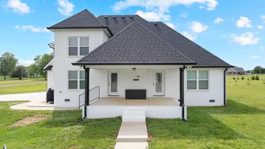 832 Longview Road Shelbyville TN 37160