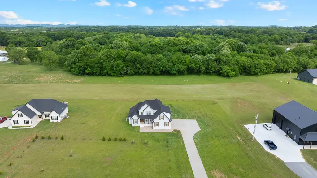 832 Longview Road Shelbyville TN 37160