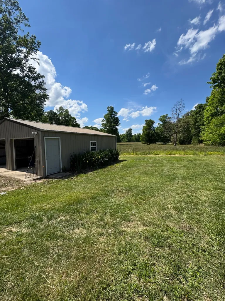 3594 Oak Grove Road Red Boiling Springs TN 37150