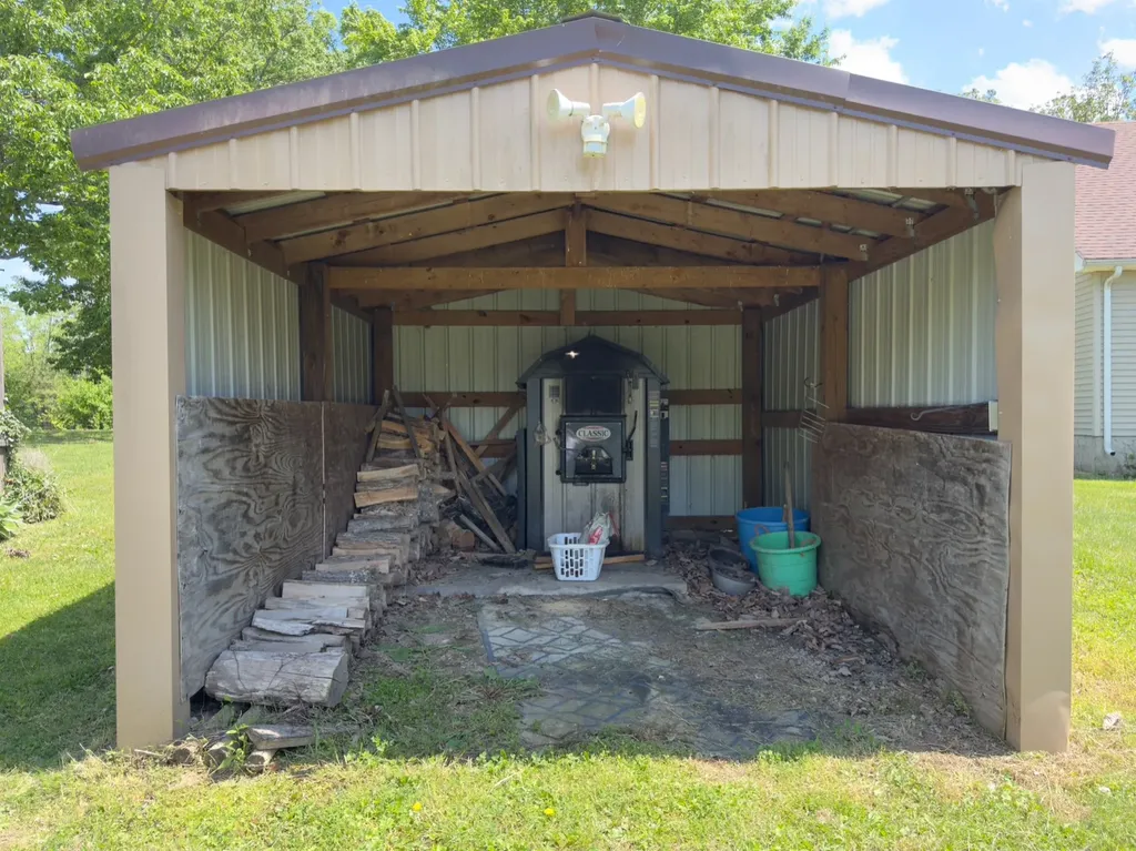 3594 Oak Grove Road Red Boiling Springs TN 37150