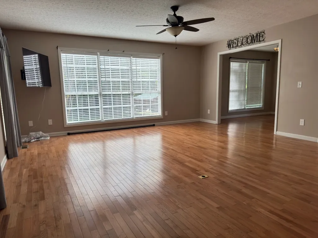 3594 Oak Grove Road Red Boiling Springs TN 37150