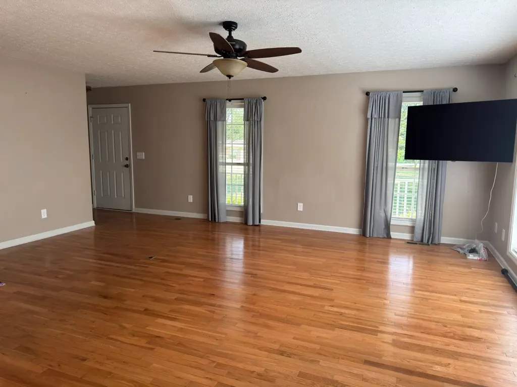 3594 Oak Grove Road Red Boiling Springs TN 37150