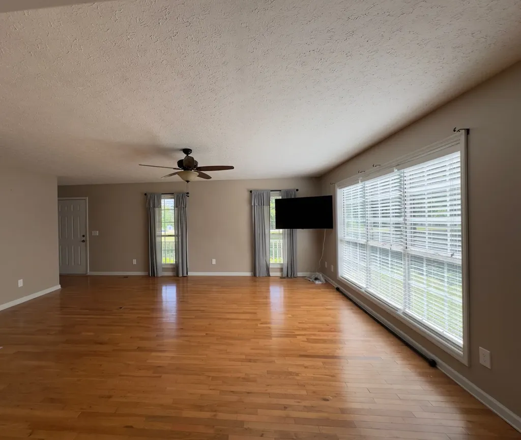 3594 Oak Grove Road Red Boiling Springs TN 37150