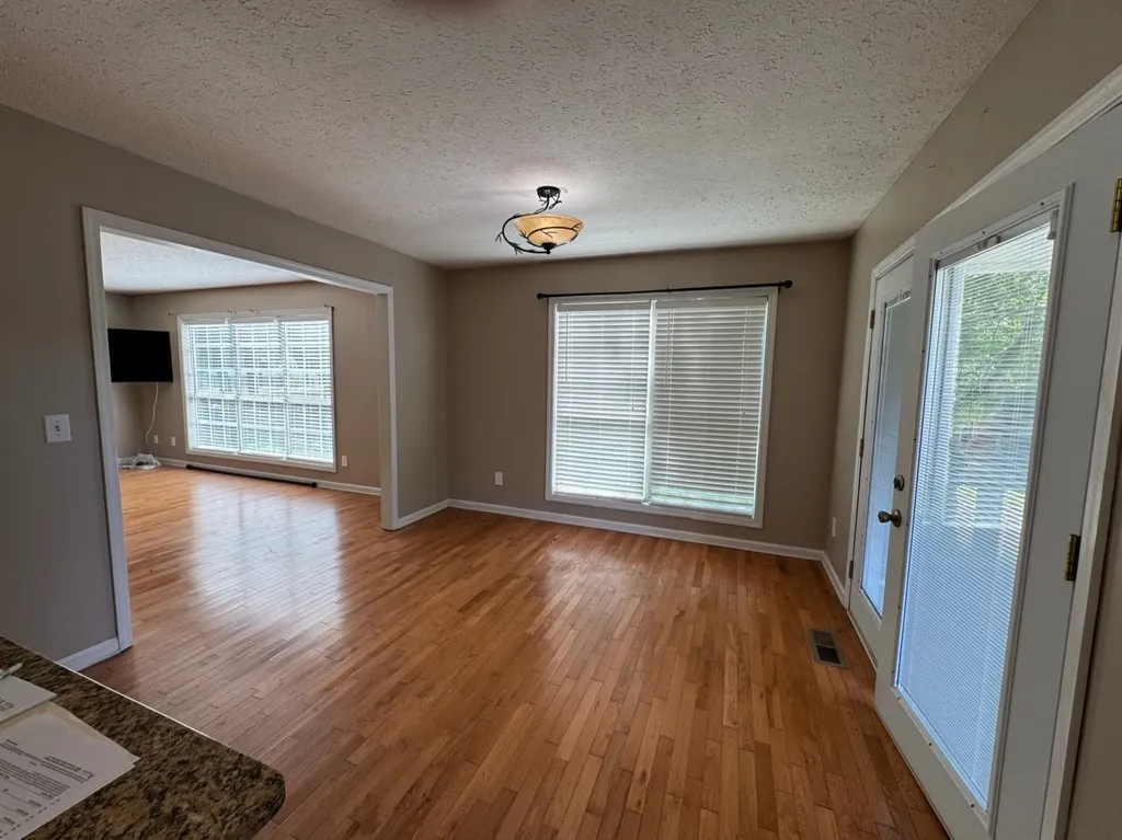 3594 Oak Grove Road Red Boiling Springs TN 37150