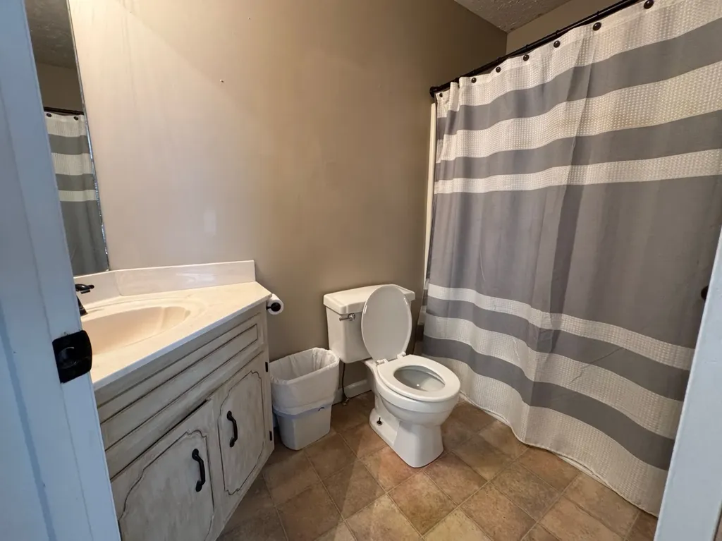 3594 Oak Grove Road Red Boiling Springs TN 37150