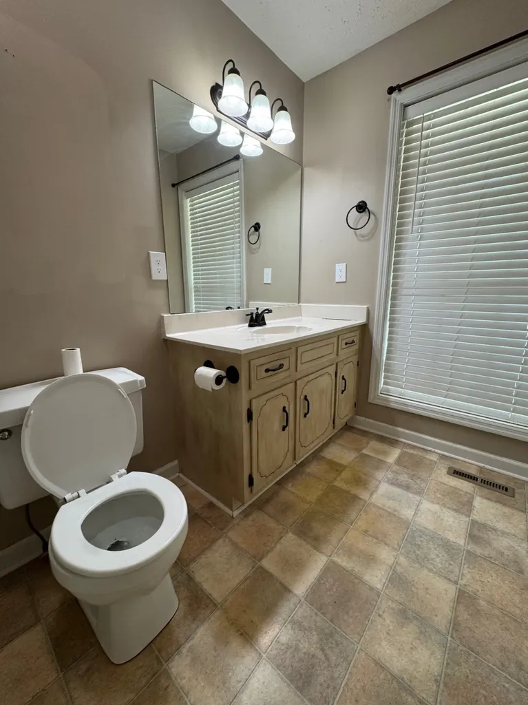 3594 Oak Grove Road Red Boiling Springs TN 37150