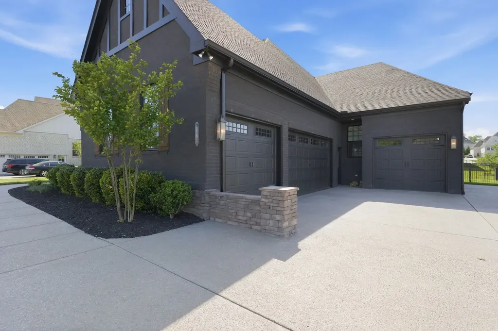 1881 Traditions Circle Brentwood TN 37027