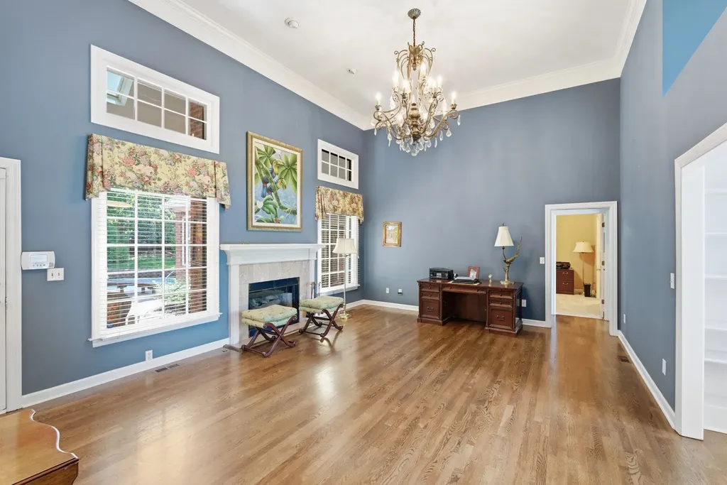 8013 Montcastle Drive Nashville TN 37221
