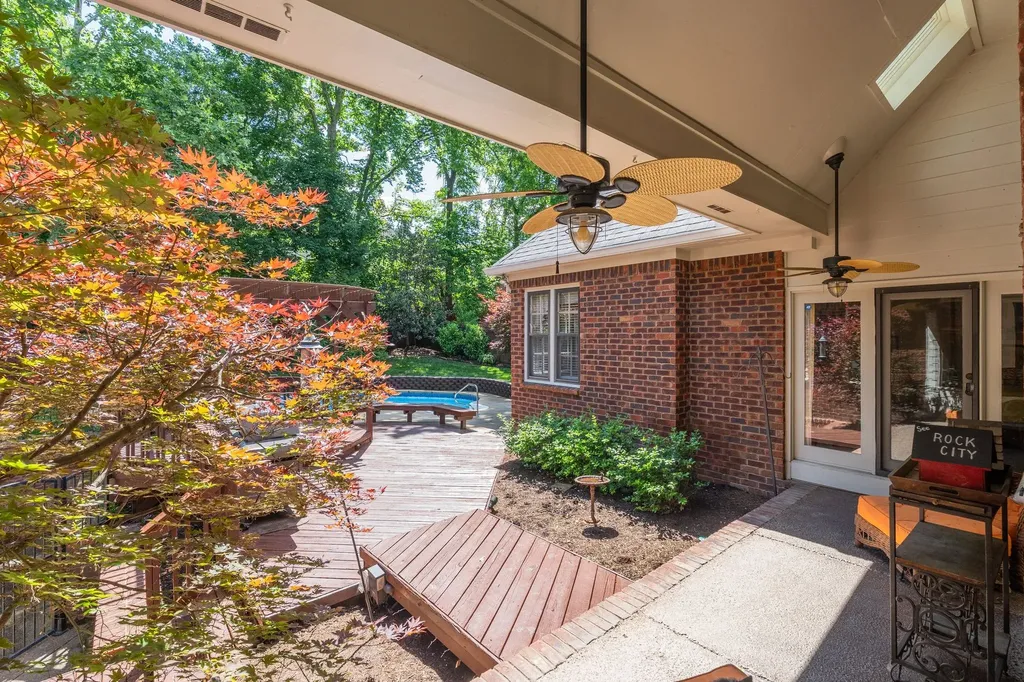 8013 Montcastle Drive Nashville TN 37221