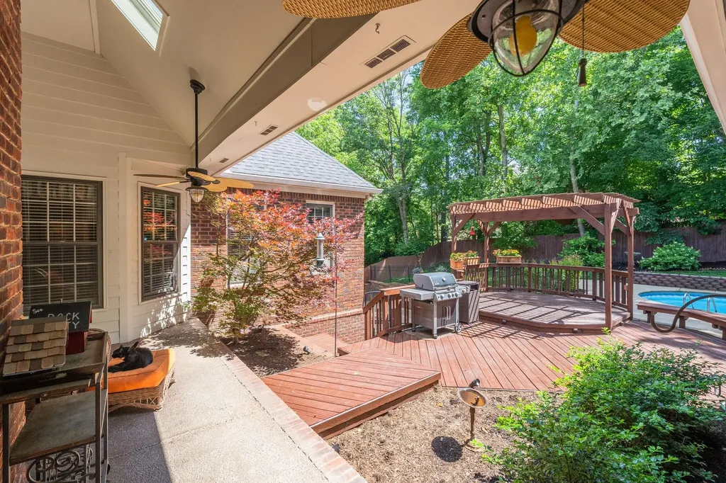 8013 Montcastle Drive Nashville TN 37221