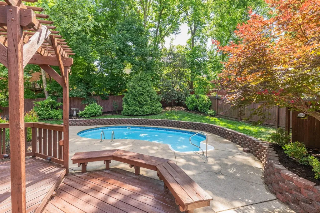 8013 Montcastle Drive Nashville TN 37221