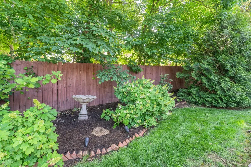8013 Montcastle Drive Nashville TN 37221