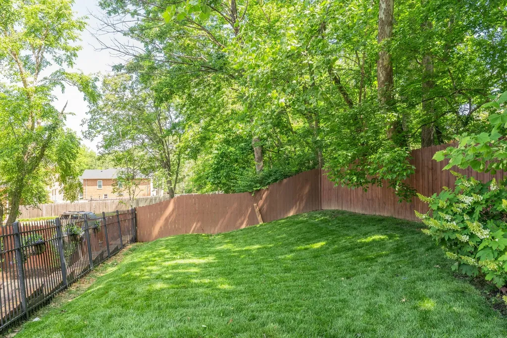 8013 Montcastle Drive Nashville TN 37221