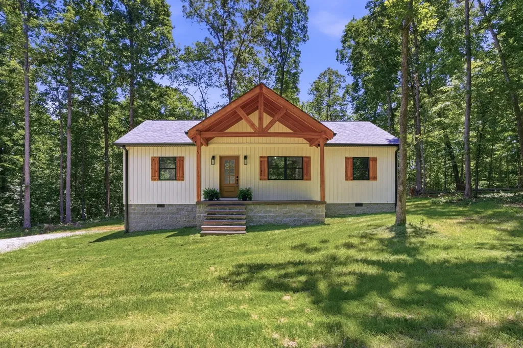 700 Hillcrest Road Waverly TN 37185