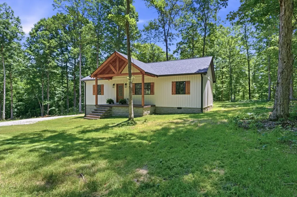 700 Hillcrest Road Waverly TN 37185