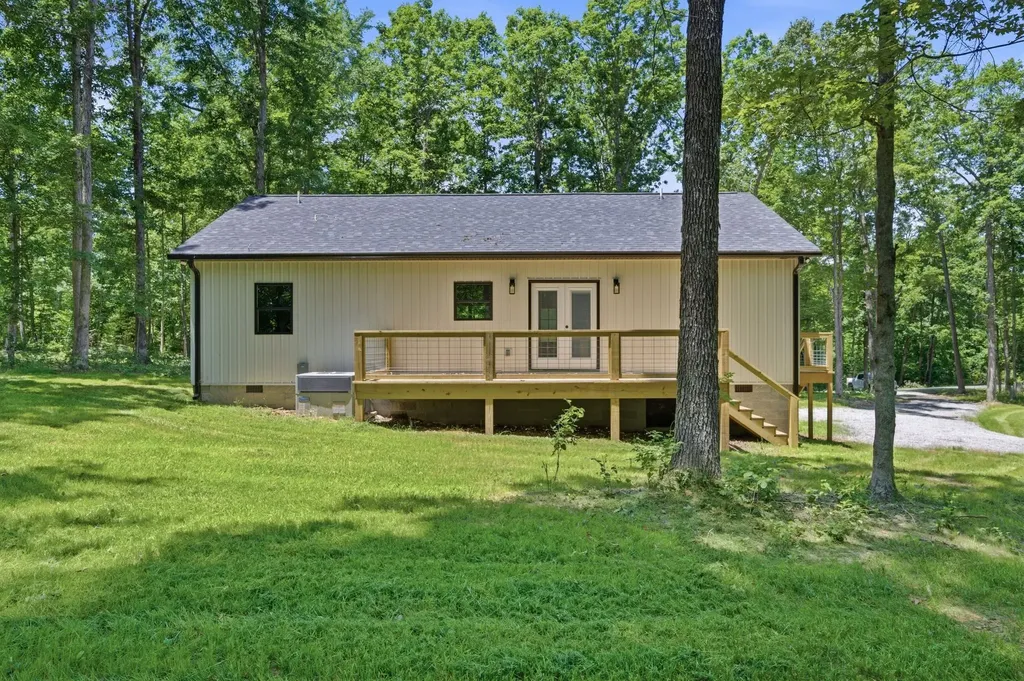 700 Hillcrest Road Waverly TN 37185