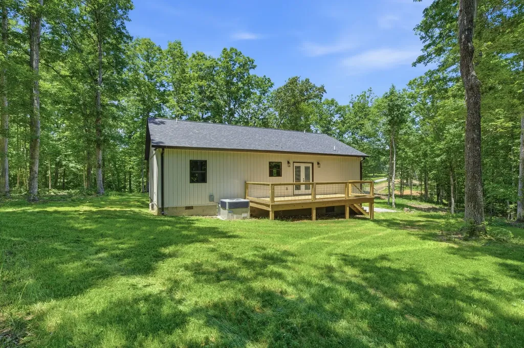 700 Hillcrest Road Waverly TN 37185