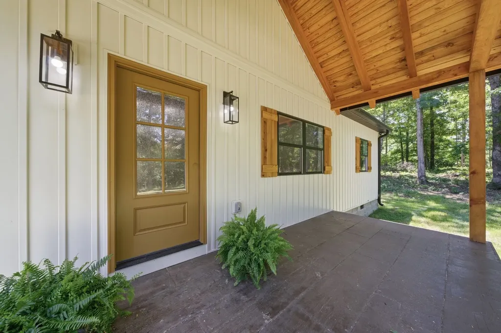 700 Hillcrest Road Waverly TN 37185