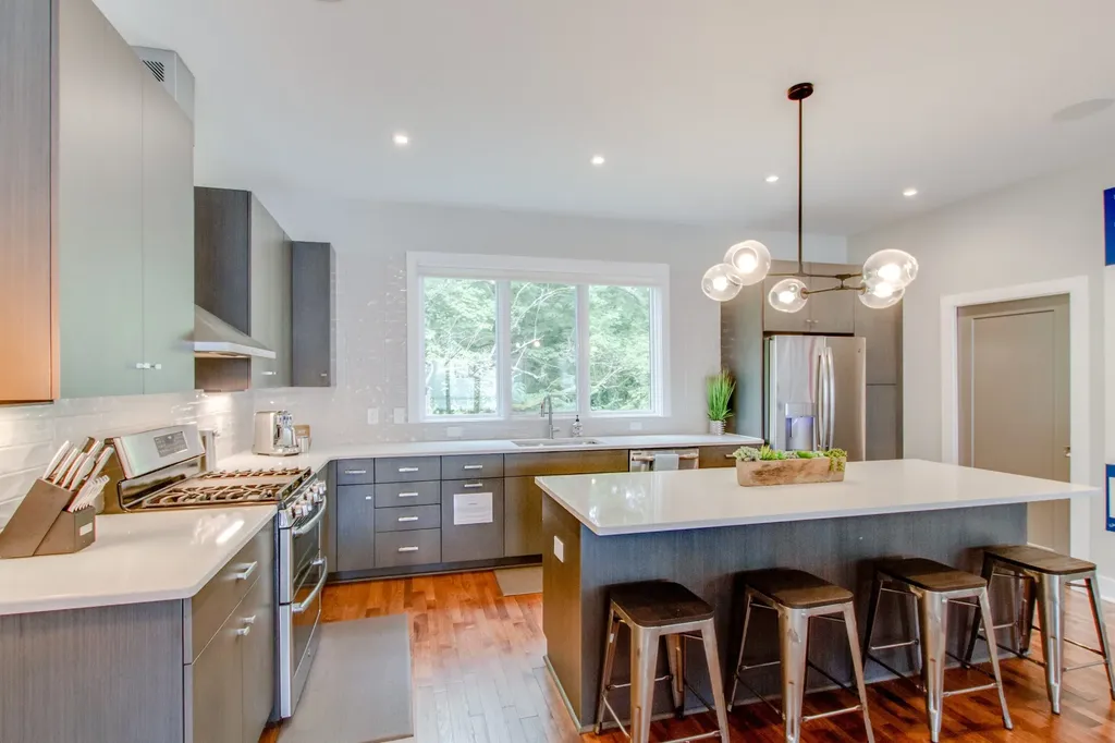 2106 9th Ave, N Nashville TN 37208