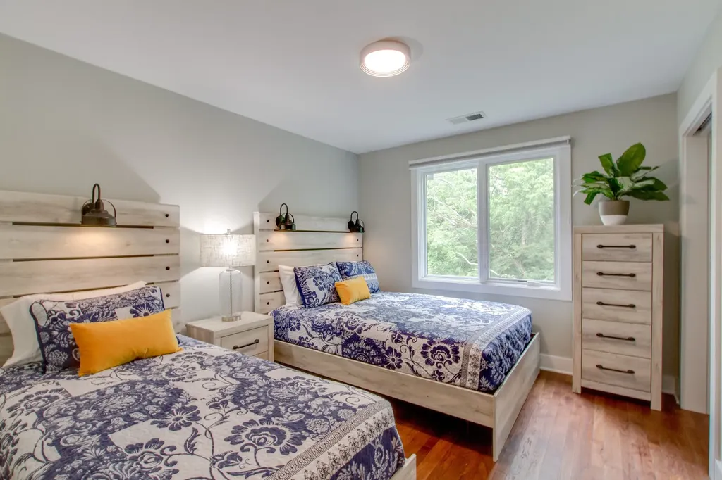 2106 9th Ave, N Nashville TN 37208