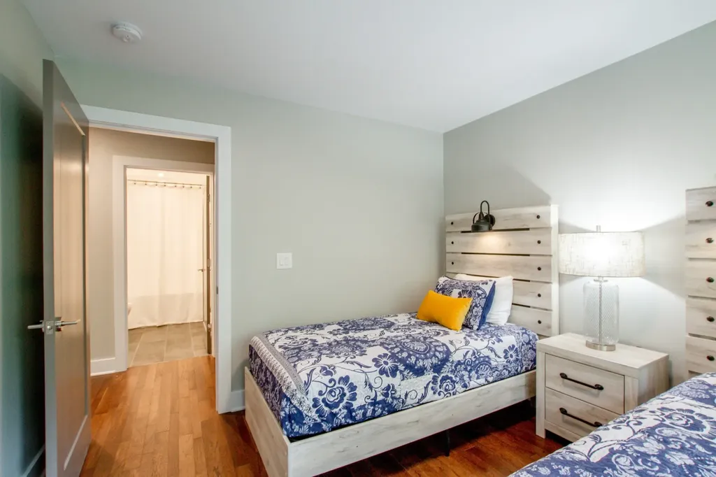 2106 9th Ave, N Nashville TN 37208