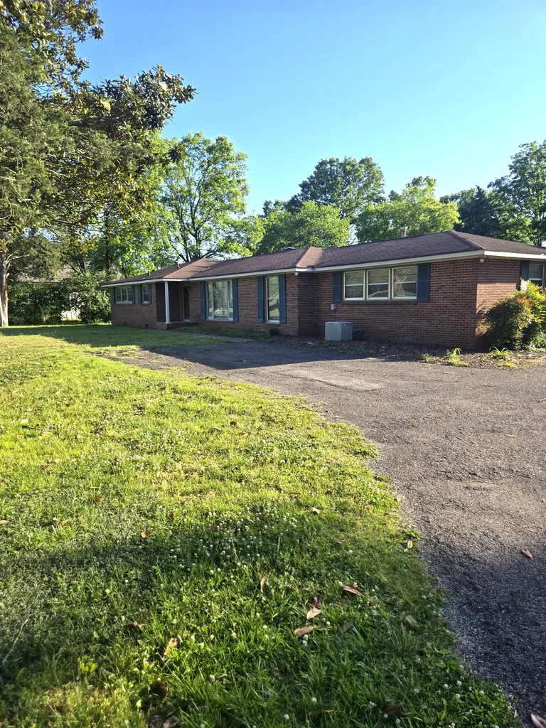 2009 Kingsbury Drive Nashville TN 37215