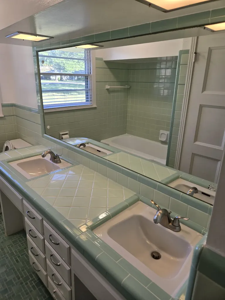 2009 Kingsbury Drive Nashville TN 37215
