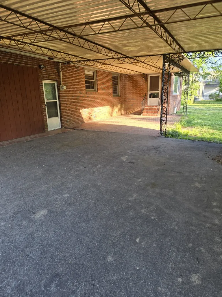 2009 Kingsbury Drive Nashville TN 37215