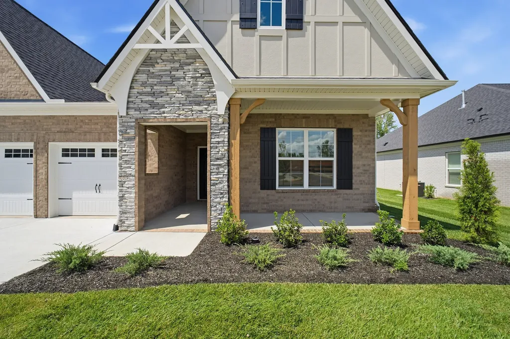 833 Odell Drive White House TN 37188