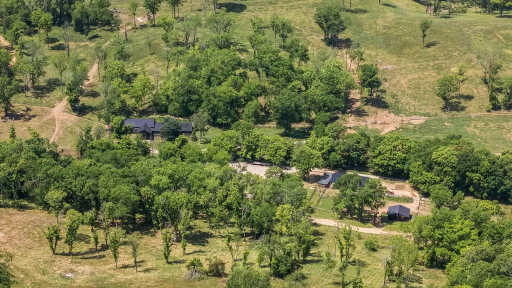 4303 Moore Lane Culleoka TN 38451