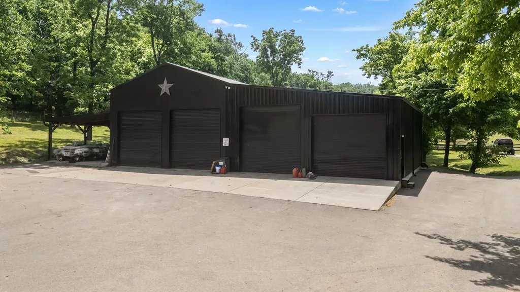 4303 Moore Lane Culleoka TN 38451