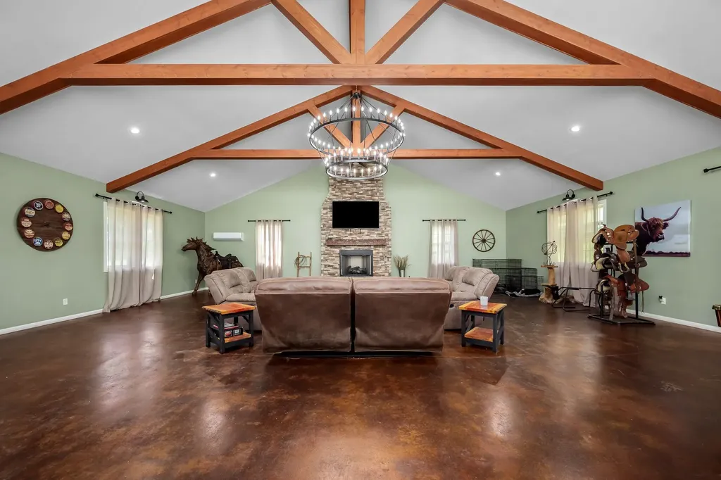 4303 Moore Lane Culleoka TN 38451