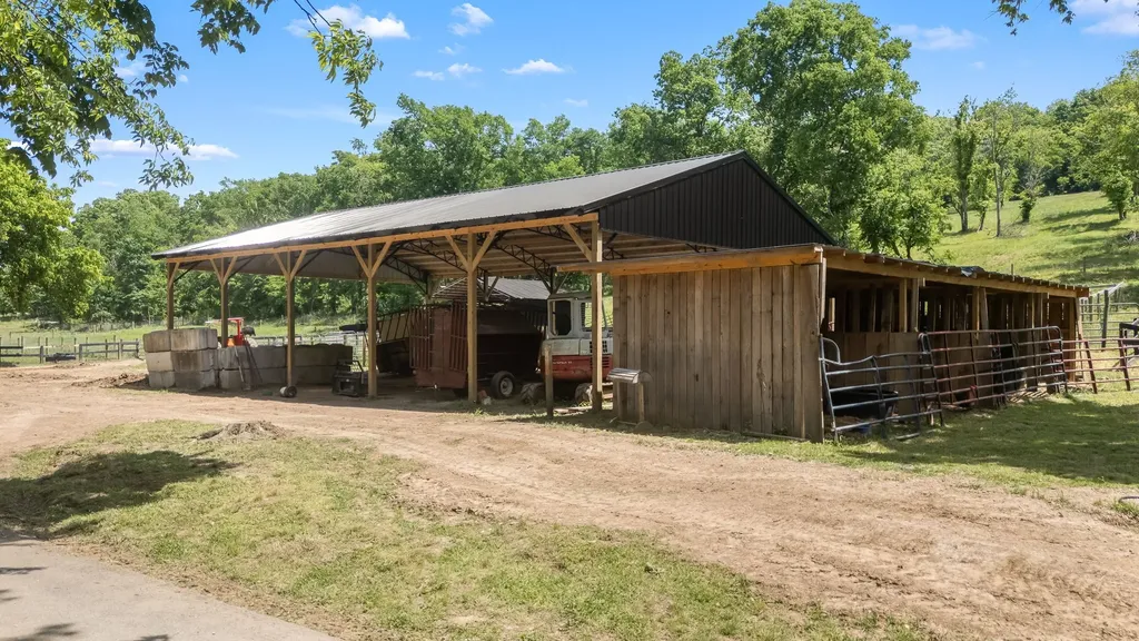 4303 Moore Lane Culleoka TN 38451