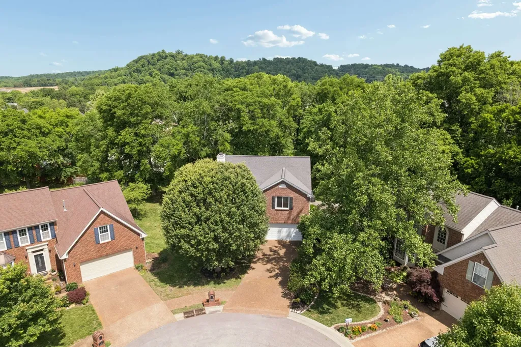 909 Buckskin Court Nashville TN 37221
