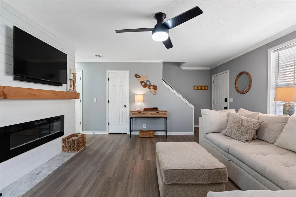 413 S Timber Drive Nashville TN 37214