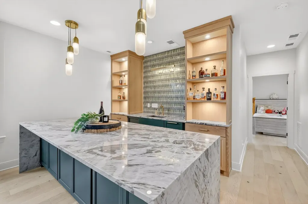 901B Gale Lane Nashville TN 37204