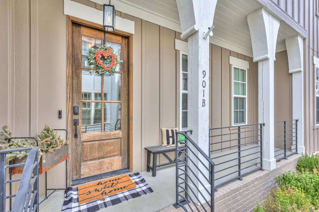 901B Gale Lane Nashville TN 37204