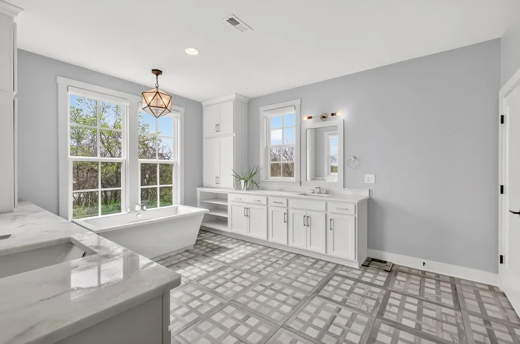 901B Gale Lane Nashville TN 37204