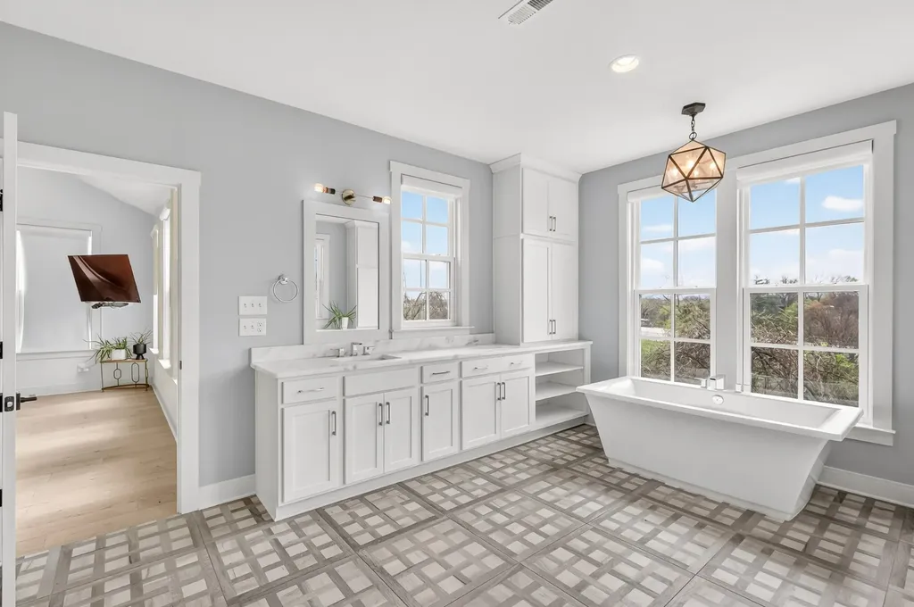 901B Gale Lane Nashville TN 37204