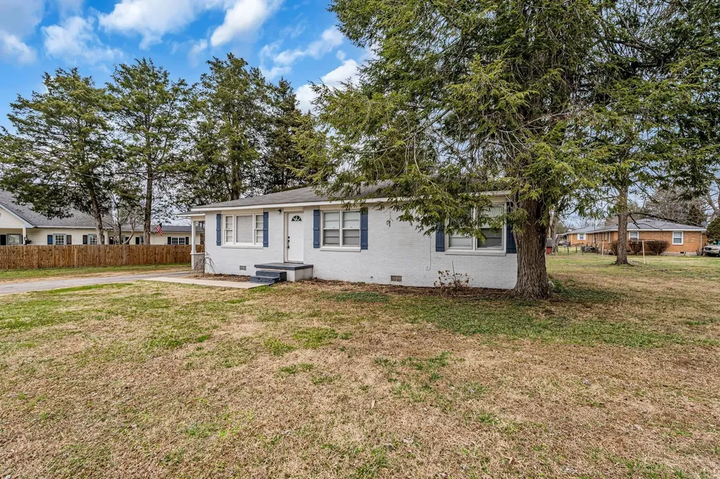 1102 N High Street Winchester TN 37398