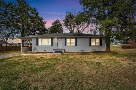 1102 N High Street Winchester TN 37398