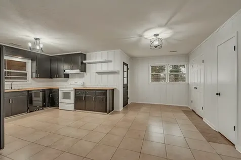 1102 N High Street Winchester TN 37398