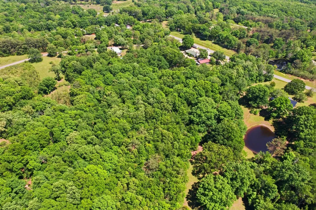 2195 Highway 100 Centerville TN 37033