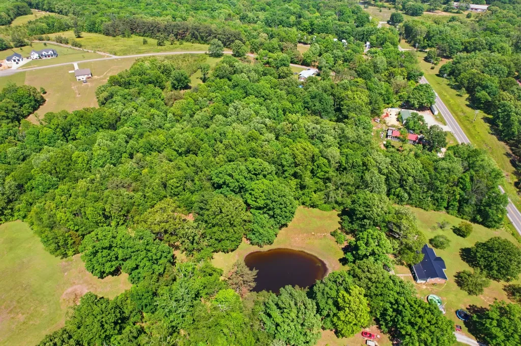 2195 Highway 100 Centerville TN 37033