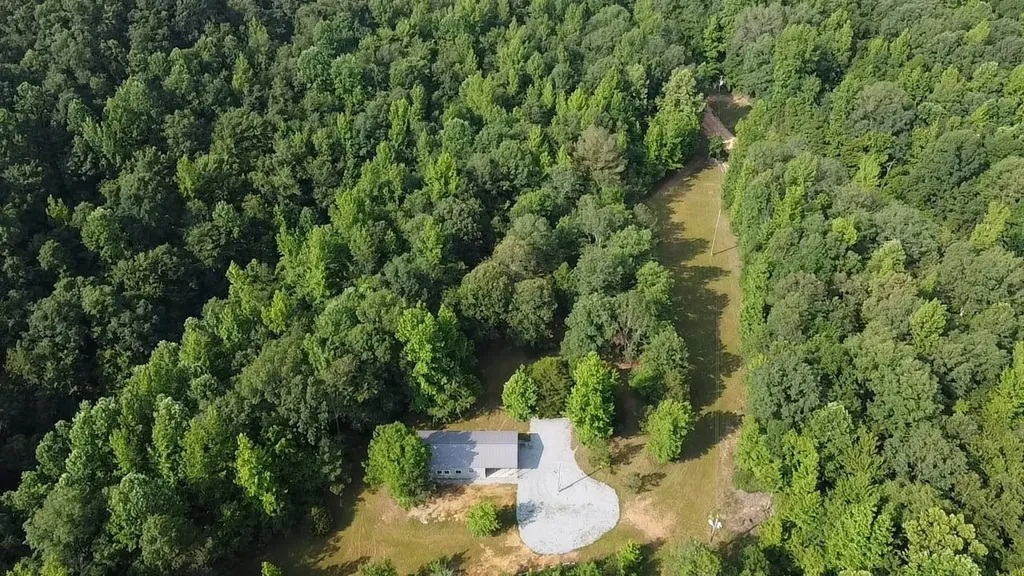 3412 Dogwood Road Hurricane Mills TN 37078