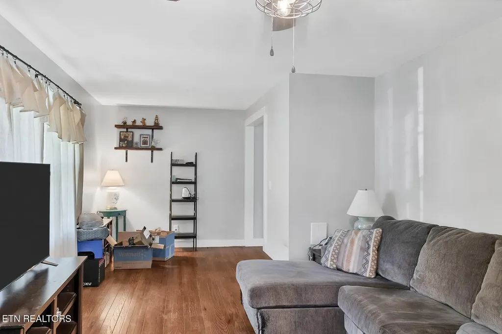 105 Rand Circle Oak Ridge TN 37830