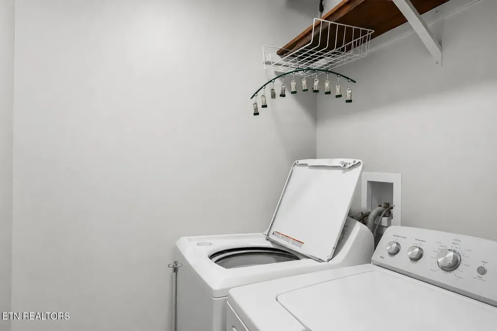 105 Rand Circle Oak Ridge TN 37830